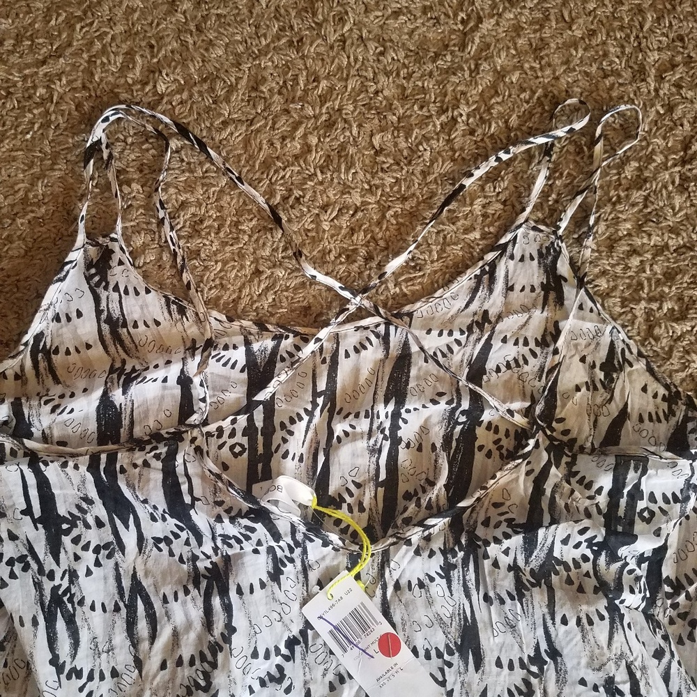 BCBG Top - Picture 5 of 5